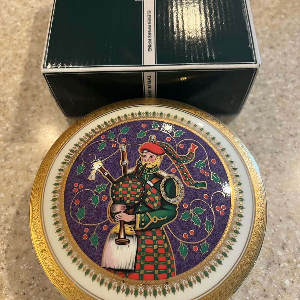 Mikasa Purple and Gold Holiday Decor Plate